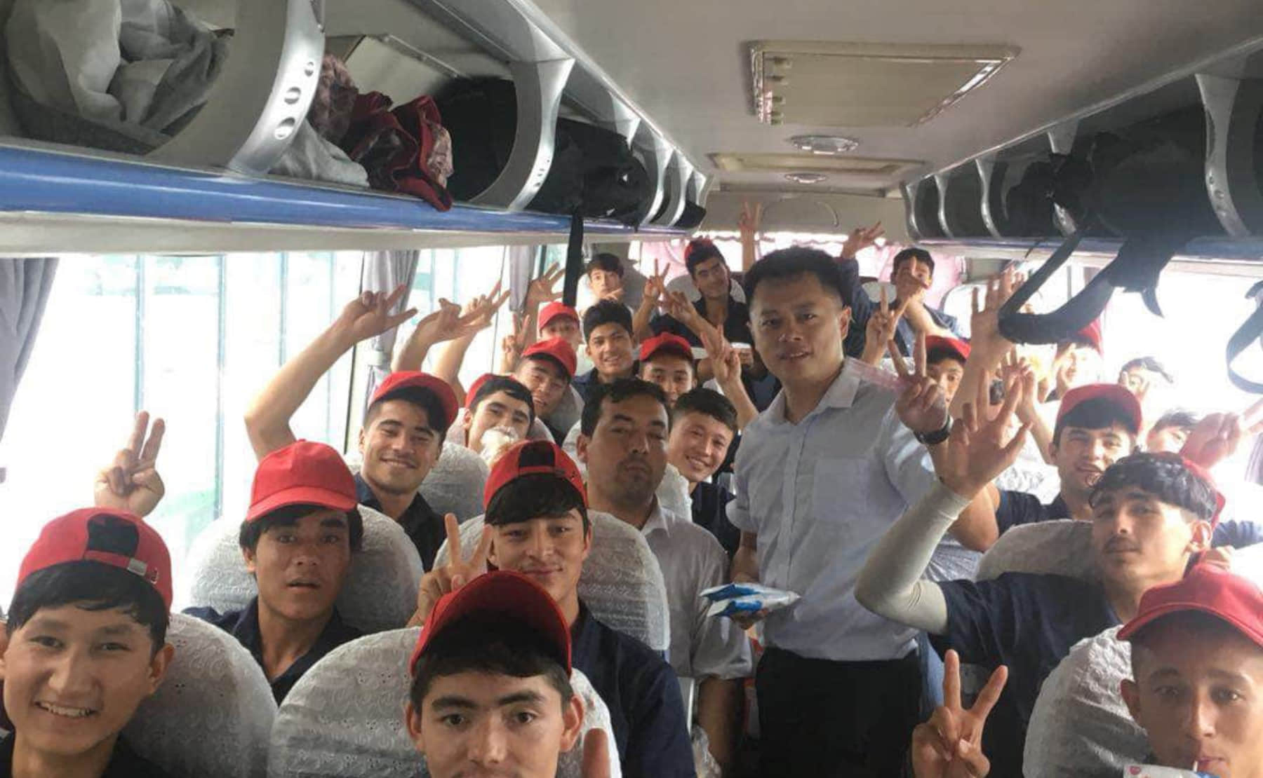 新疆国家通用语言项目的学员赴内地就业.jpg