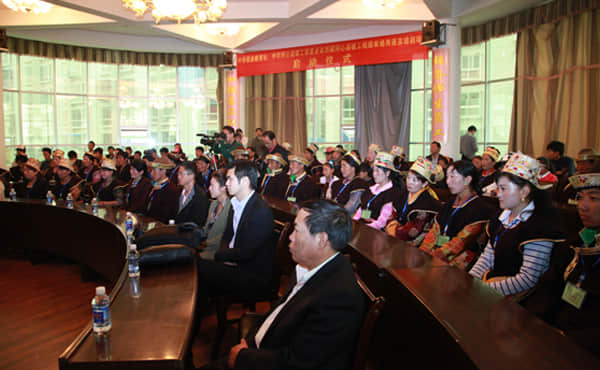 2012年7月，西藏国家通用语言培训项目在拉萨启动，图为仪式会场.jpg